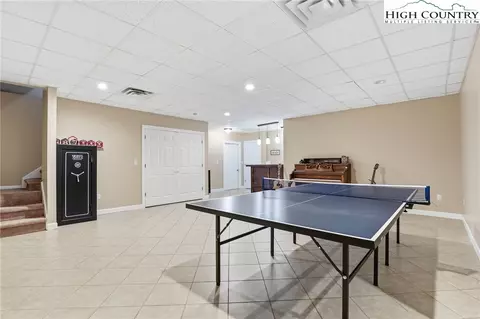 362 Mountain Shadows Dr, Purlear, NC 28665 photo 19