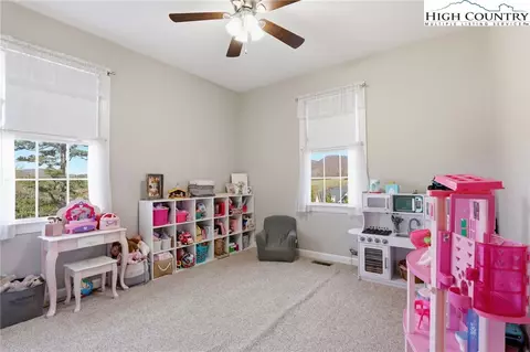 362 Mountain Shadows Dr, Purlear, NC 28665 photo 6