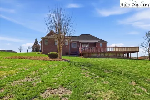362 Mountain Shadows Dr, Purlear, NC 28665 photo 27