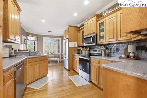 362 Mountain Shadows Dr, Purlear, NC 28665 photo 13