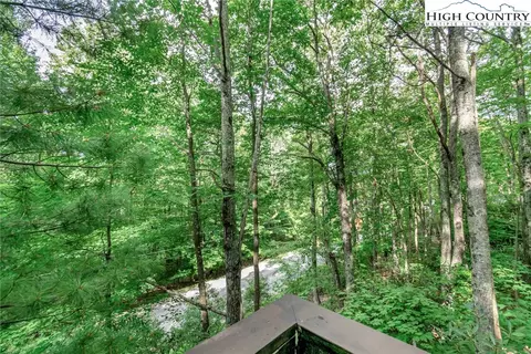 206 Oak Rd, Beech Mountain, NC 28604