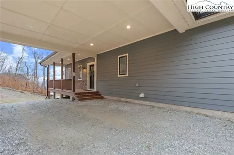 Exterior - 94 Silver Fox Rdg, Beech Mountain, NC 28604 photo 2 of 12
