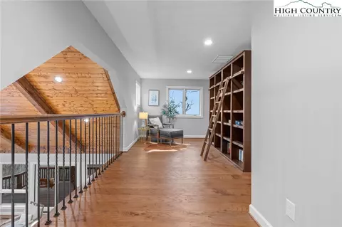 Entry Way - 94 Silver Fox Rdg, Beech Mountain, NC 28604 photo 1 of 1
