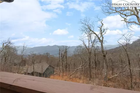Exterior - 94 Silver Fox Rdg, Beech Mountain, NC 28604 photo 6 of 12
