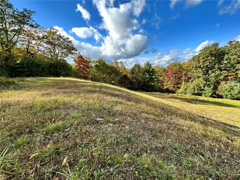 718 Green Mountain Rd, Sparta, NC 28675