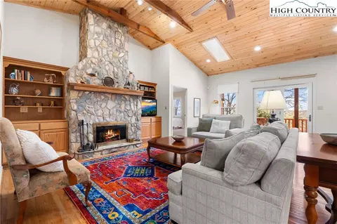 114 Little Sugar Ln, Sugar Mountain, NC 28604