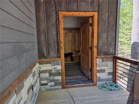 Exterior - 102 Blackberry Trl, Beech Mountain, NC 28604 photo 2 of 5
