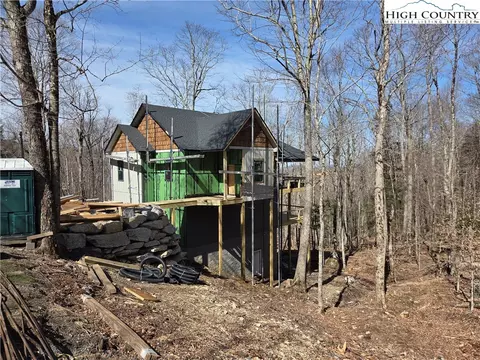 102 Blackberry Trl, Beech Mountain, NC 28604