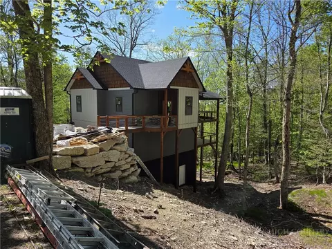 102 Blackberry Trl, Beech Mountain, NC 28604