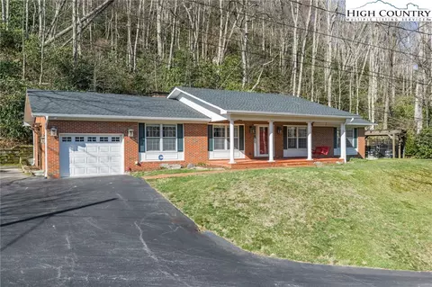 2243 Broadstone Rd, Banner Elk, NC 28604