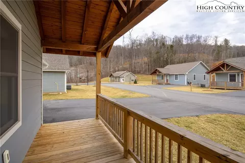 Exterior - 424 Townhomes Pl #., Boone, NC 28607 photo 8 of 10