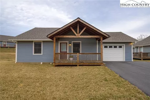 424 Townhomes Pl #., Boone, NC 28607
