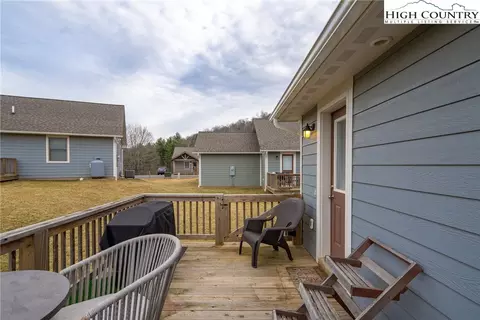 Exterior - 424 Townhomes Pl #., Boone, NC 28607 photo 6 of 10
