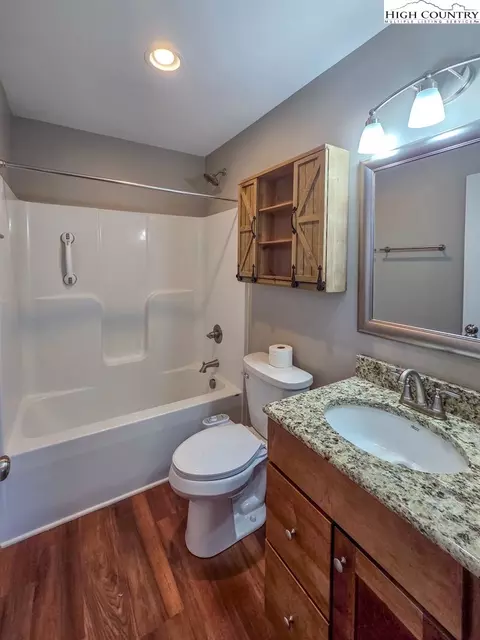 Bath - 424 Townhomes Pl #., Boone, NC 28607 photo 1 of 3