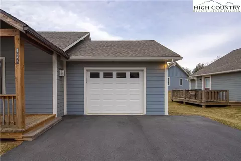 Exterior - 424 Townhomes Pl #., Boone, NC 28607 photo 9 of 10