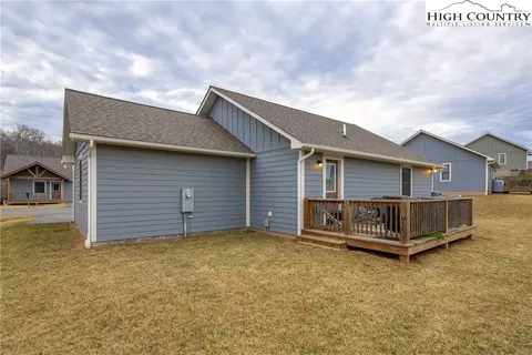 Exterior - 424 Townhomes Pl #., Boone, NC 28607 photo 4 of 10