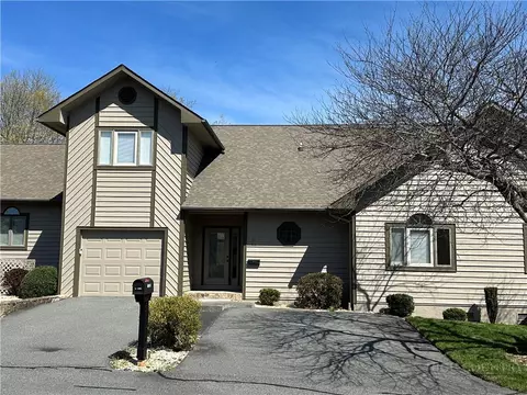 311 E Landing Dr #E2, Jefferson, NC 28640