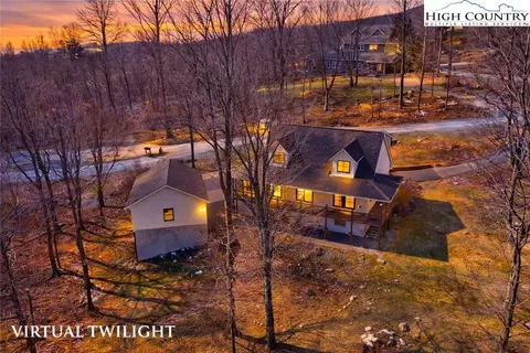 323 Sugar Tree Ln, Sugar Mountain, NC 28604