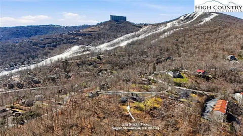 323 Sugar Tree Ln, Sugar Mountain, NC 28604