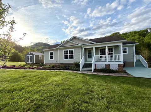 156 Chase Cole Ln, Zionville, NC 28698