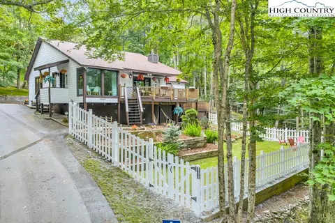 111 Wintergreen Way Rd, Beech Mountain, NC 28604