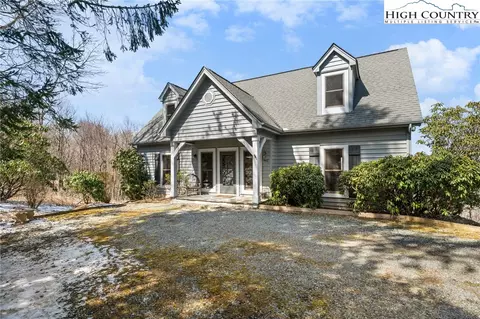 962 Alpine Dr, Blowing Rock, NC 28605