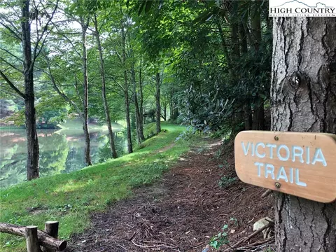 101 Valle Cay Drive, Vilas, NC 28692