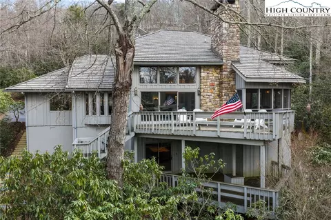 229 Cardinal Ct, Banner Elk, NC 28604