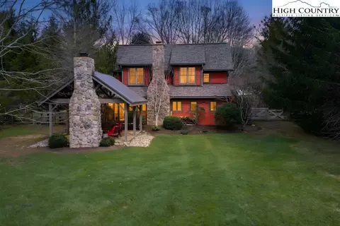 184 Pasture Ln, Banner Elk, NC 28604