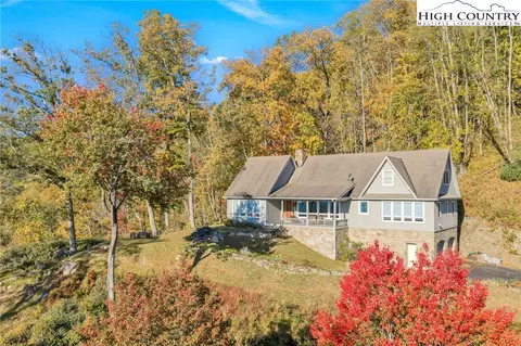 933 Thunder Ridge Ln, Lenoir, NC 28645