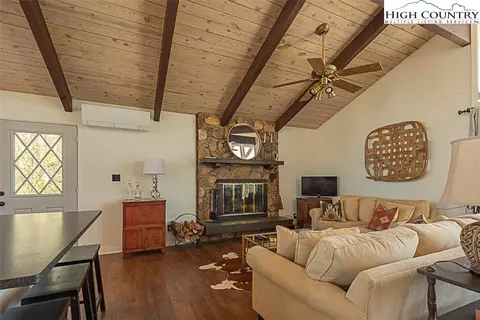 Living - 89 Rabbit Run, Roaring Gap, NC 28668 photo 1 of 2