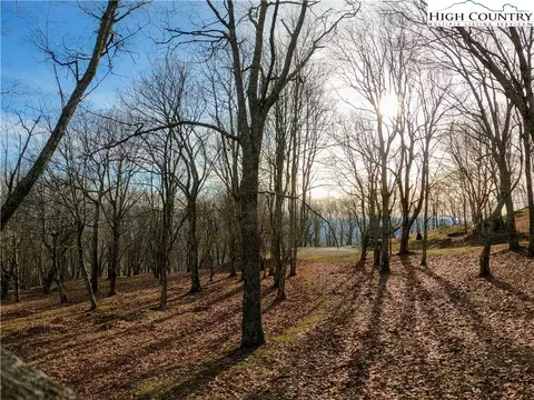 663 Rocky Pkwy, Banner Elk, NC 28607