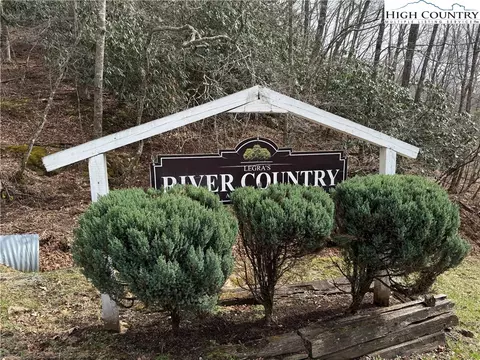 45 Happy Ridge Rd, Piney Creek, NC 28631
