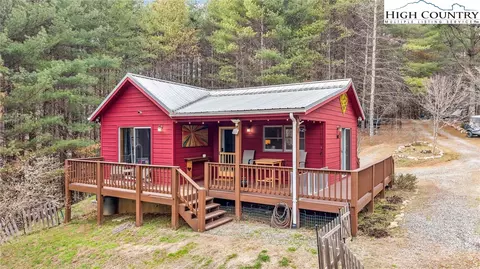508 Curly Q Dr, Crumpler, NC 28617