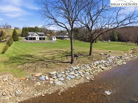 154 Beau Rivage Dr, Crumpler, NC 28617