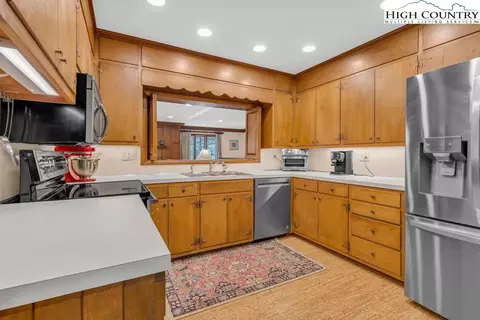 Kitchen - 369 Blairmont Dr, Boone, NC 28607 photo 2 of 3