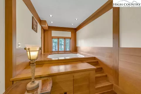 Bath - 369 Blairmont Dr, Boone, NC 28607 photo 6 of 6
