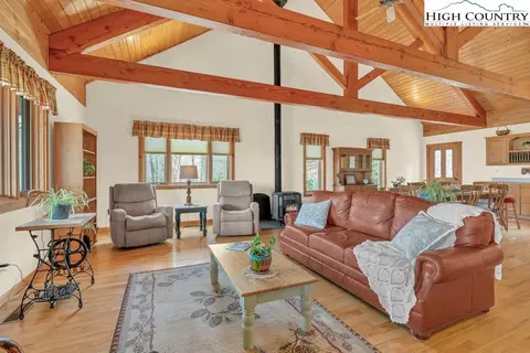 Living - 438 Virgils Ln, Boone, NC 28607 photo 2 of 5