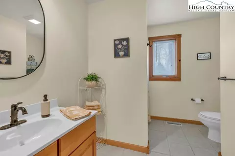 Bath - 438 Virgils Ln, Boone, NC 28607 photo 1 of 3