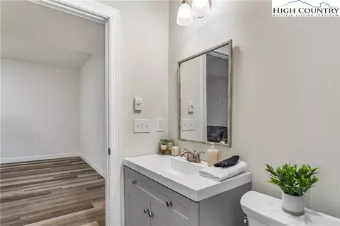 Bath - 262 Old Bristol Rd, Boone, NC 28607 photo 6 of 6