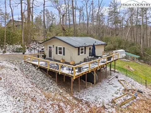 88 Rockhouse Ln, Newland, NC 28657