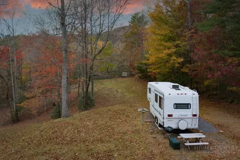 374 Lawrence Greene Rd, Deep Gap, NC 28618
