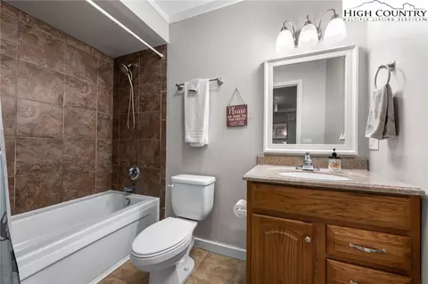 Bath - 2501 Junaluska Rd, Boone, NC 28607 photo 2 of 2