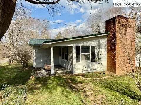 304 Elk River Rd, Elk Park, NC 28622