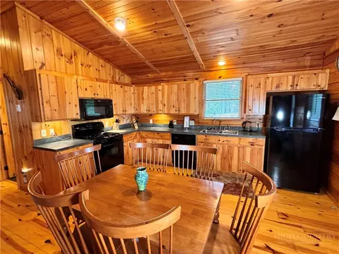 Kitchen - 150 Turkey Rdg S, Lansing, NC 28643 photo 2 of 4