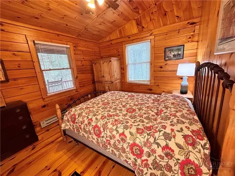 Bedroom - 150 Turkey Rdg S, Lansing, NC 28643 photo 2 of 4