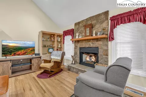 Living - 413 Shady Bark Ln, Boone, NC 28607 photo 3 of 4