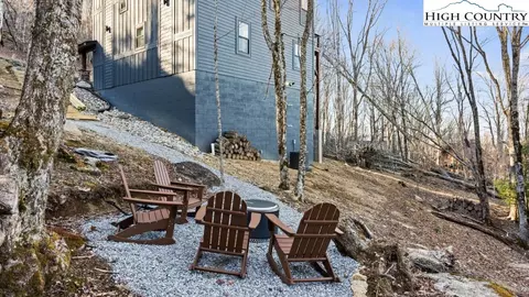 Exterior - 114 Windridge Rd, Beech Mountain, NC 28604 photo 2 of 15