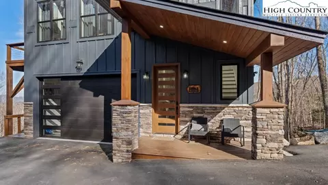 Exterior - 114 Windridge Rd, Beech Mountain, NC 28604 photo 7 of 15