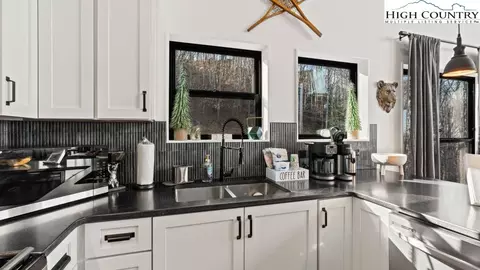 Kitchen - 114 Windridge Rd, Beech Mountain, NC 28604 photo 3 of 4